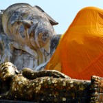 Kinder in Thailand und liegender Buddha Ayutthaya
