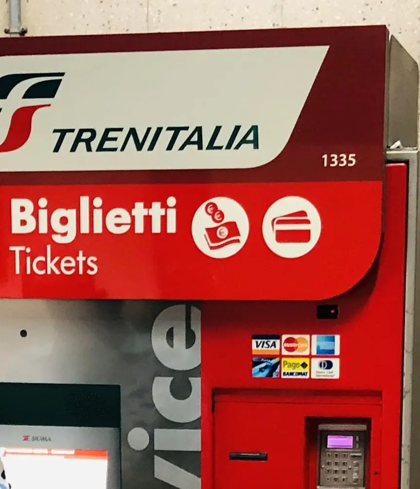 Mit Trenitalia durch Italien Neapel - Mit Trenitalia durch Italien